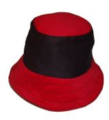 klobouček červeno-černý
